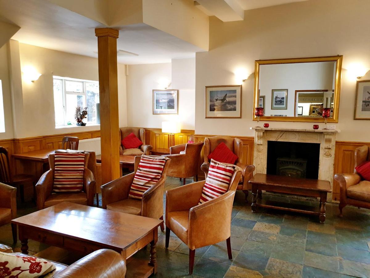The Crown House Inn Грэйт-Честерфорд Экстерьер фото