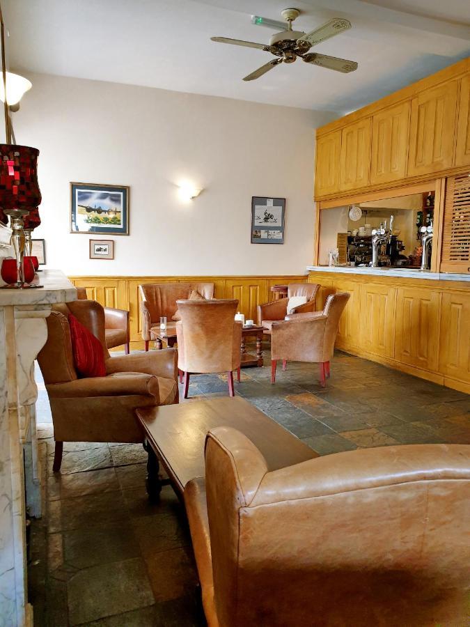 The Crown House Inn Грэйт-Честерфорд Экстерьер фото