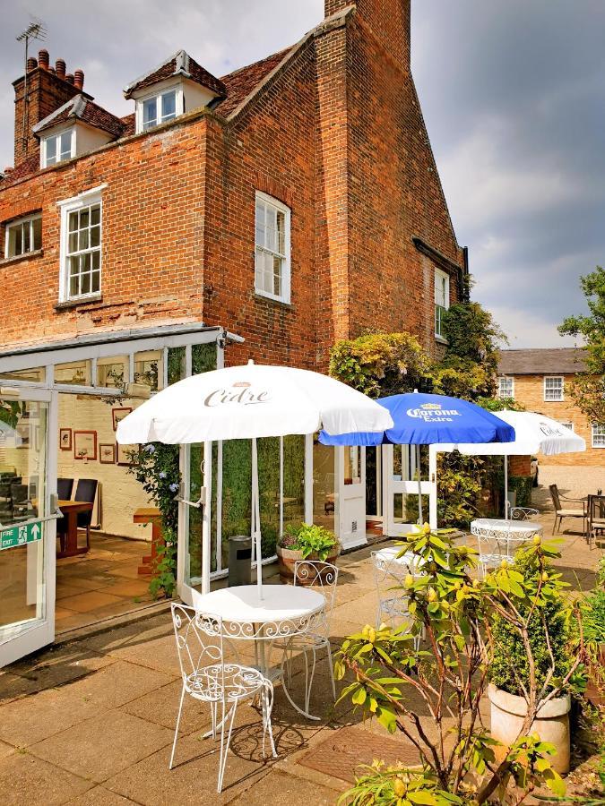 The Crown House Inn Грэйт-Честерфорд Экстерьер фото